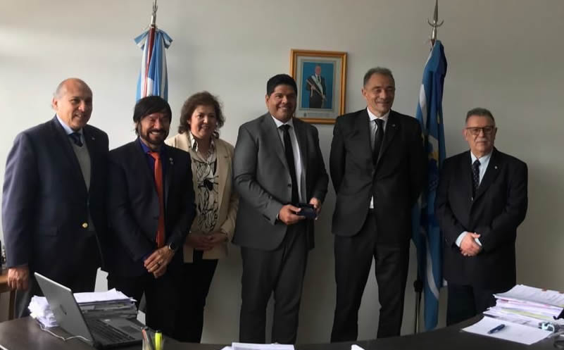 AUTORIDADES DE LA FACPCE CON EL MINISTRO DE GOBIERNO DE CHUBUT